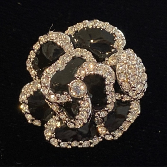 Vintage QVC Joan Rivers Classics Collection Black Enamel Rose Earrings - Picture 2 of 4